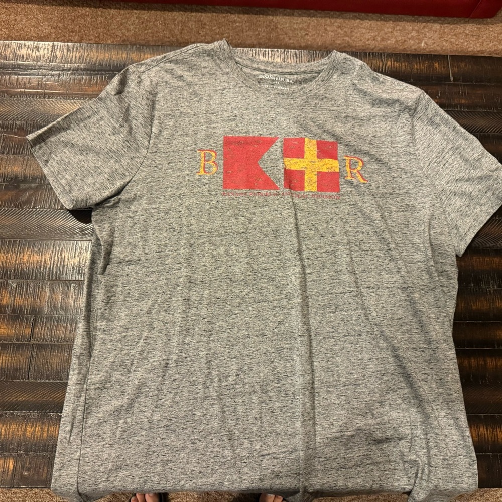 Men’s Banana Republic Tee size XL